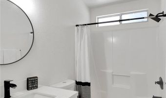 14769 Nanticoke Rd, Apple Valley, CA 92307