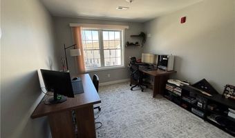 9 Gray Coach Ln 913, Cranston, RI 02921