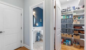 76 Woods Ln, Cranston, RI 02921