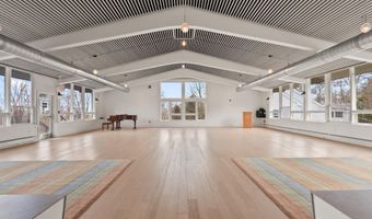 371 W Farm Rd, Bethlehem, NH 03574