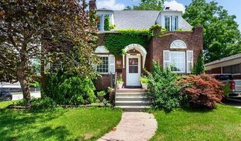 8911 Manor Ave, Allen Park, MI 48101
