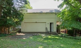 235 E Saint Clair St, Almont, MI 48003