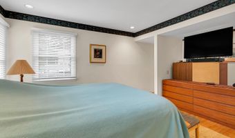 44 Tall Tree Rd, Middletown, NJ 07748