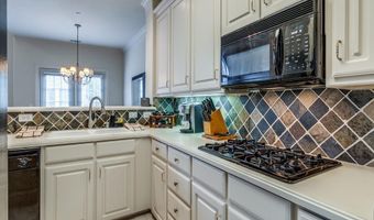4138 Towne Green Cir, Addison, TX 75001