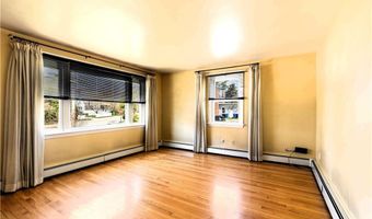 19 Hillside Ave, Newport, RI 02840