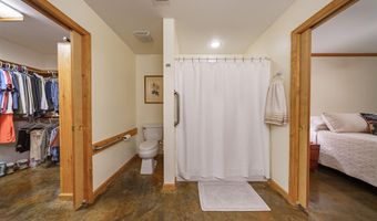 213 S 1st St, Augusta, AR 72006