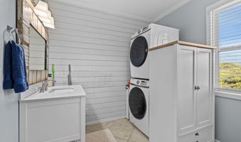 205 Barefoot Ln, Atlantic Beach, NC 28512