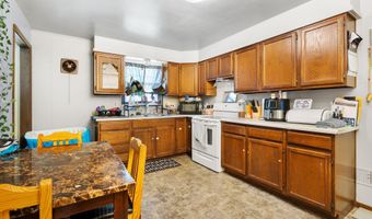 1269 Garland St, Allouez, WI 54301