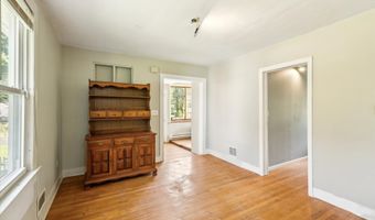 117 E Pershing St, Bloomfield, CT 06002