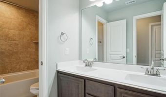 104 Gateway Dr, Alvarado, TX 76009