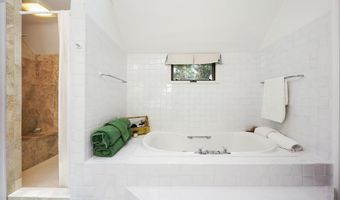 7105 WILSON Ln, Bethesda, MD 20817