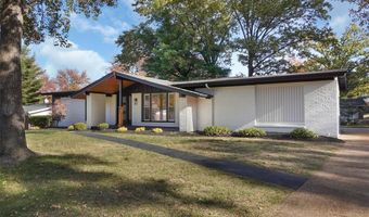 827 Woodruff Dr, Ballwin, MO 63011