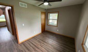204 7TH St W, Andalusia, IL 61232
