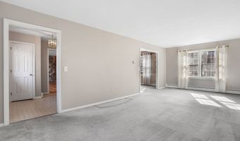 10 Tanglewood Dr, Danbury, CT 06811