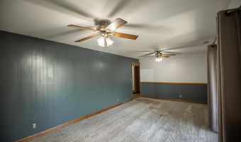 711 E Chubb St, Algona, IA 50511