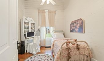 8916 Eastwood Dr, Abbeville, LA 70510
