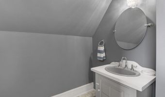 719 E 7th St, Auburn, IN 46706