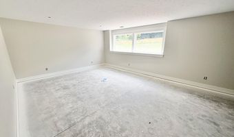 8296 Kettle Oak Dr SE, Alto, MI 49302