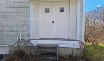 25 Eighth St, Auburn, ME 04210