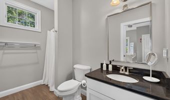 2 Kings Pine Ln, Arundel, ME 04046