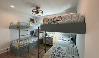 281 7th St, Avalon, NJ 08202