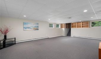 95 River Farm Dr, East Greenwich, RI 02818