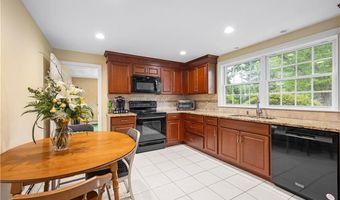 1 Edelweiss Ave, Lincoln, RI 02865
