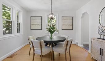2323 N BURLINGTON St, Arlington, VA 22207