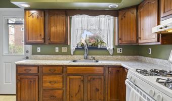 475 PENSDALE St, Philadelphia, PA 19128