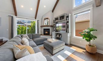 2044 NE Altura Dr, Bend, OR 97701