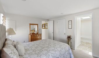 3 Queens Rd 211, Attleboro, MA 02703