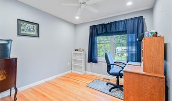 80 TOMAHAWK Trl, Cranston, RI 02921