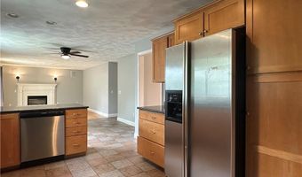 8 Linden St, Bristol, RI 02809