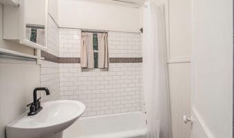 221 James St, Allegan, MI 49010