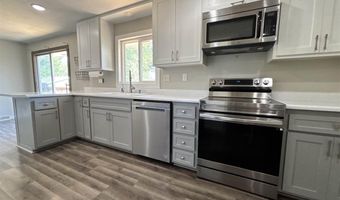 105 E 13TH St, Bayard, NE 69334