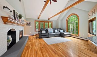 43 Darling Parke Dr, Bangor, ME 04401
