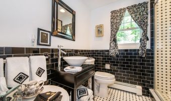 40 Hemlock Ave, Andover, NJ 07860