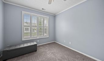 5939 Naughten Pond Dr, Columbus, OH 43213