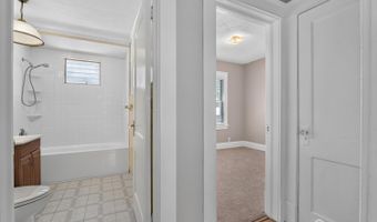 30 W Park Ave, Avenel, NJ 07001