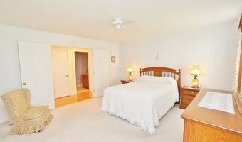 122 Chickadee Ln, Bangor, ME 04401