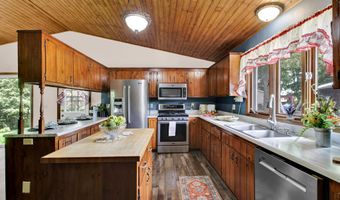 6372 Wildlife Rd, Allenton, WI 53002