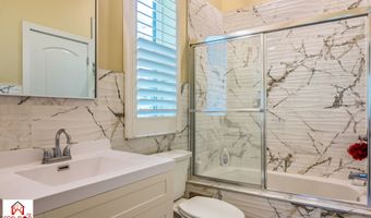 372 Foxboro Dr, Avon, IN 46123