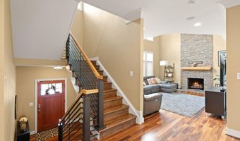 4226 40TH St N, Arlington, VA 22207