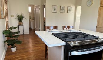 710 Hausten St, Honolulu, HI 96826