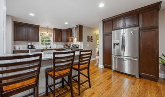 5 Smith Pl, Cheshire, CT 06410