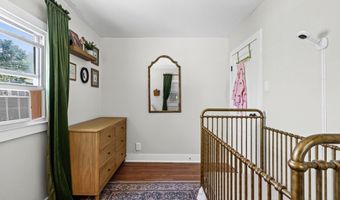 24 Westlyn Ct, Albany, NY 12203