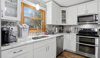 8612 Lockwood Pl, Indianapolis, IN 46217