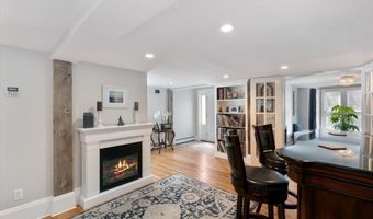 87 Friend St A, Amesbury, MA 01913