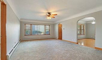 281 Chestnut St, Antioch, IL 60002