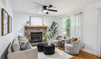 1439 Greenfield Crossing Ct, Ballwin, MO 63021